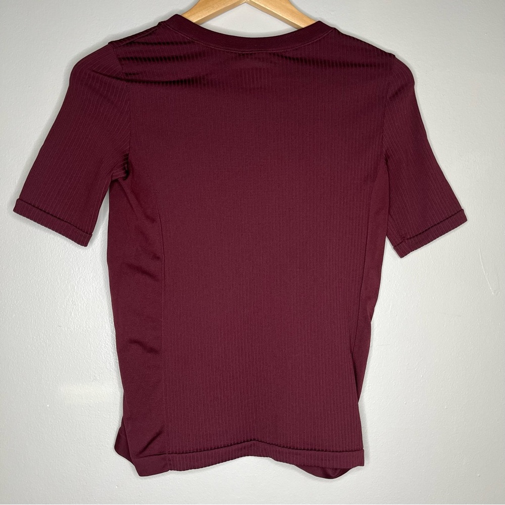 Athleta Renewed Ribbed Short Sleeve T-Shirt Size Small - Picture 2 of 9